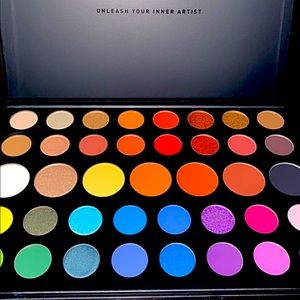 James Charles Morphe Eyeshadow Palette